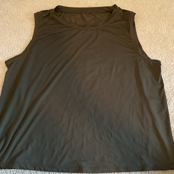 Large Dragon Fit waist length athletic shirt new without tags olive activewear - Picture 5 of 7